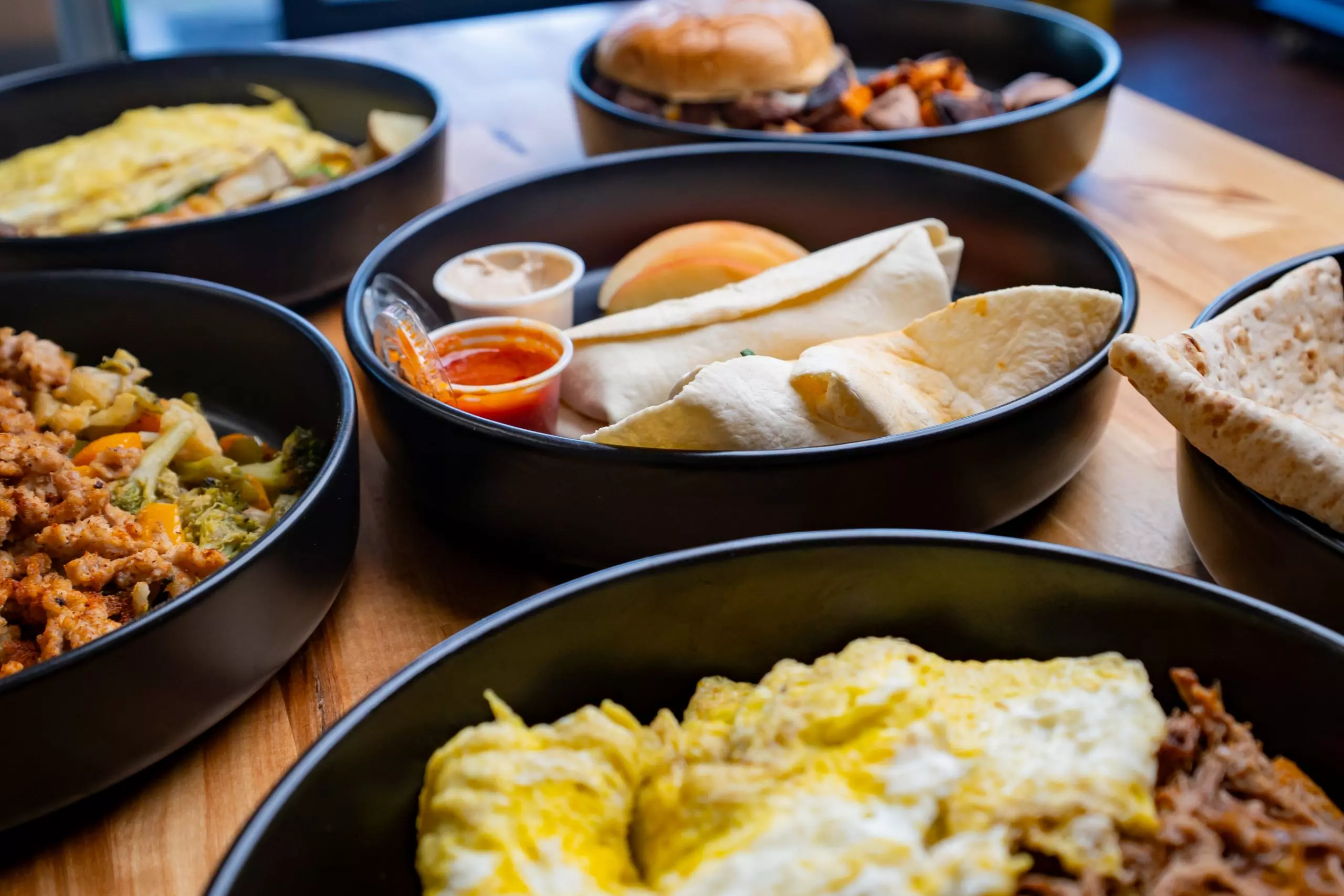 💥 Get $5 OFF any order of $25 or more at Lean Eats Express! 💥
